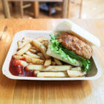 ジブリ美術館 カフェ麦わらぼうし：ココナッツカレーのさくさくサンド（ポテト付き）